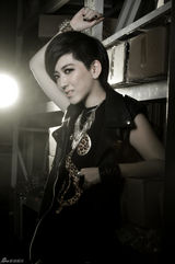 组图：刘忻写真帅气尽显 魅惑眼神独具杀伤力