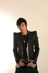 幻灯：俞灏明韩国宣传照曝光 潮男展露成熟魅力