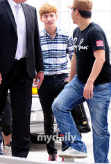 组图：神起SJ少时等SM家族赴印尼开唱亮相机场