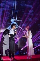 组图：杨丞琳《天使之翼》记者会男模半裸助阵