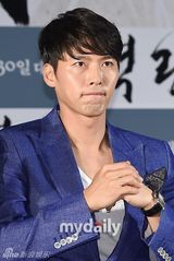 组图：玄彬携《逆鳞》复出 花美男渐消瘦