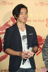 组图：《杨家将》赴台宣传 郑伊健低调谈婚事