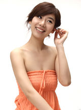 组图：芦菲黑色诱惑写真 营造完美时尚