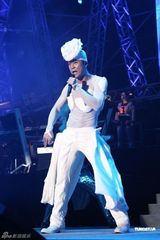 组图：草蜢6月开启巡演之旅 蔡一智精心设计战衣