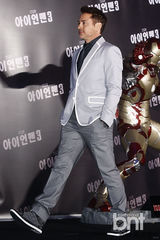 组图：小罗伯特·唐尼出席《钢铁侠3》记者会