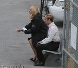 组图：约翰尼-德普变胡子大叔拍《末底改》复古