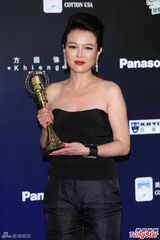 组图：苗可丽夺戏剧类女主角 狂吃凤梨带好运