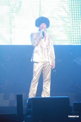 组图：侧田红馆火爆开唱 杨千嬅古巨基齐捧场 