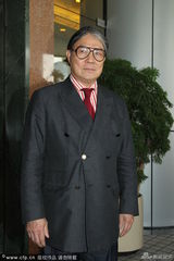 组图：郭晶晶顺利产子 霍震霆现身医院喜不自胜