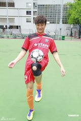 组图：马国明出席活动自曝爱踢足球