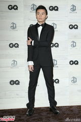 组图：张孝全获选型男指标人物 与陈妍希合作默契度高