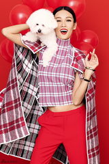 组图：张蓝心圣诞大片红裙喜庆