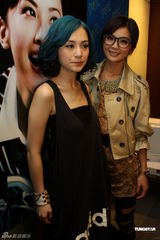 组图：Twins上海宣传新专辑 谈及感情阿娇称随缘