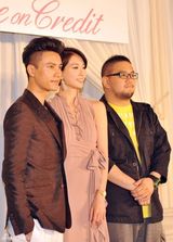 组图：陈坤与林志玲十指相扣 称美丽女人都是我的