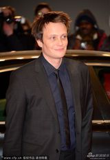 组图：《嫌犯莱拉》首映 导演皮亚携小童星抢镜