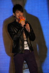 幻灯：吴建飞携三“天使”亮相 谈新片《澳门往事》