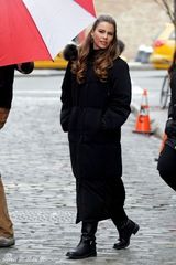 组图：索菲亚-维加拉摩登现身《衰落舞男》片场