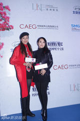 组图：众星观演《妈妈咪呀》 第三季变圣诞派对