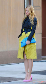 组图：布莱克-莱弗利现身《绯闻女孩》片场