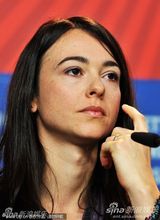 高清：竞赛片《奖励》发布会 导演宝拉携众演员到场