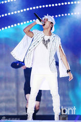 组图：EXO与missA等献唱K-POP WORLD FESTIVAL