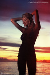 组图：18岁超模凯特-阿普顿泳装写真半裸上阵