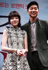 高清图：孔侑林秀晶出席《寻找金钟旭》发布会