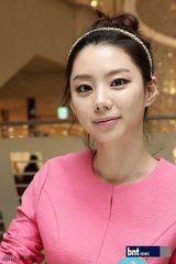 组图：朴秀珍可爱装束举办粉丝签名会