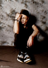 组图：国产长腿霍政谚时尚型男完美比例