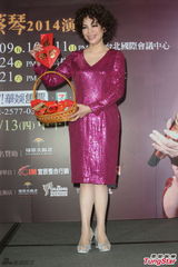 组图：蔡琴开唱猛操小腹 练马甲线向Jolin看齐