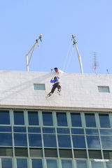 组图：郑嘉颖生日“坠楼” 女友佘施曼贴心送祝福 