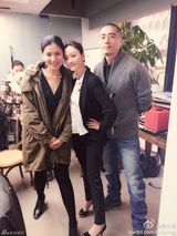 组图：《大丈夫》庆功会 李小冉俞飞鸿亲密合影