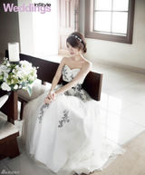 高清组图：韩星李世恩婚纱写真高贵典雅展异国风情