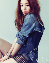 组图：Secret韩善花时尚写真 休闲装另类配白纱