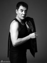 组图：刘威重返大荧幕黑白质感显硬汉本色