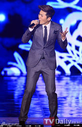 高清组图：金秀贤获大众文化奖 EXO-K等热唱助阵