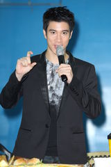 组图：王力宏个唱彩排击鼓呐喊 全员“火力全开”