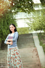 组图：曹阳最新校园漫步写真 回归大学最美时光