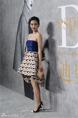 组图：舒淇赵薇亮相时尚艺术展  Angelababy(杨颖)表情僵硬