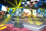 组图：2012新浪微博之夜现场-开场歌舞