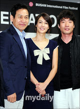 组图：安圣基主演韩国新片《断箭》釜山记者会