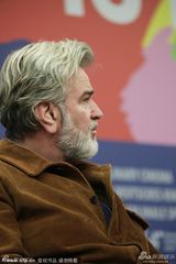 组图：柏林电影节发布会 主席科斯里克现身