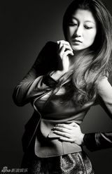 组图：方然黑白写真大片曝光 时尚摩登尽显英伦风