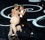 组图：查理斯-塞隆优雅献舞 塔图姆温柔揽美