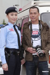 组图：《女警爱作战》开机谢天华扮记者拍照