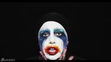 GaGa《Applause》MV造型惊悚 小丑蜕变黑天鹅