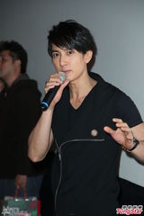 组图：吴尊粉丝包场《杨家将》现场互动融洽