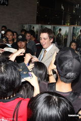 组图：《哈利》香港办见面会 双生兄弟为粉丝签名