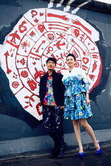 组图：郭晓冬程莉莎柏林街拍 手牵手过情人节