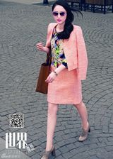 组图：董璇登旅游杂志封面 曼妙多姿秀长腿